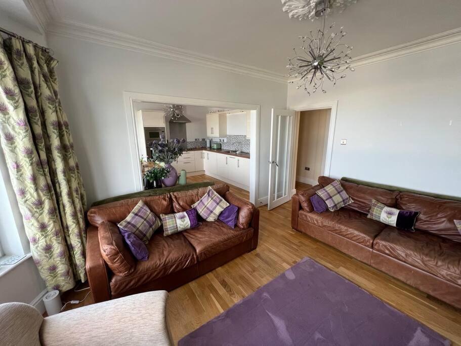 Fantastic 3 Bedroom Holiday Home Millport Exterior foto