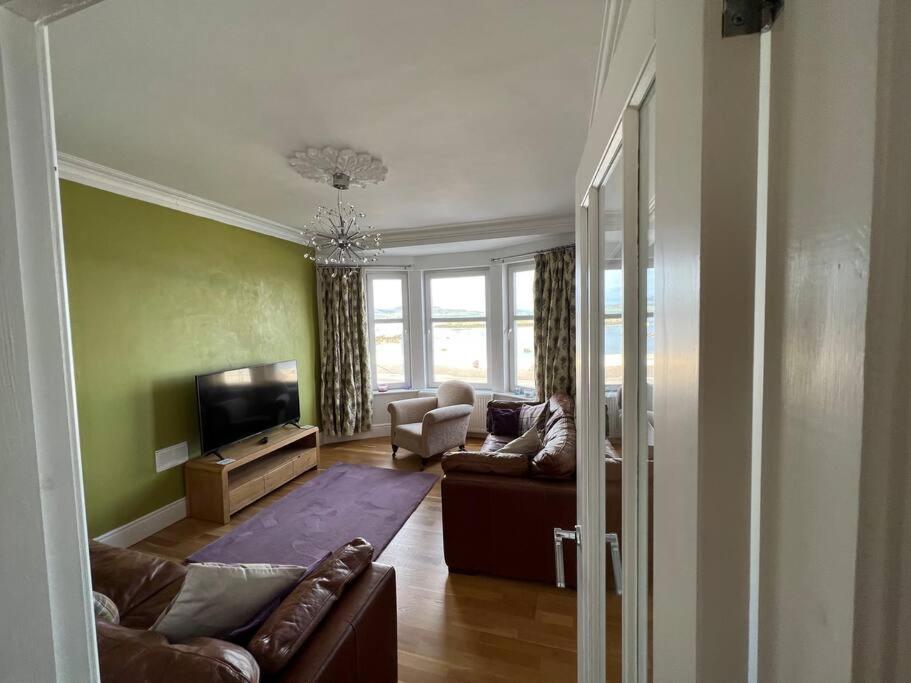 Fantastic 3 Bedroom Holiday Home Millport Exterior foto
